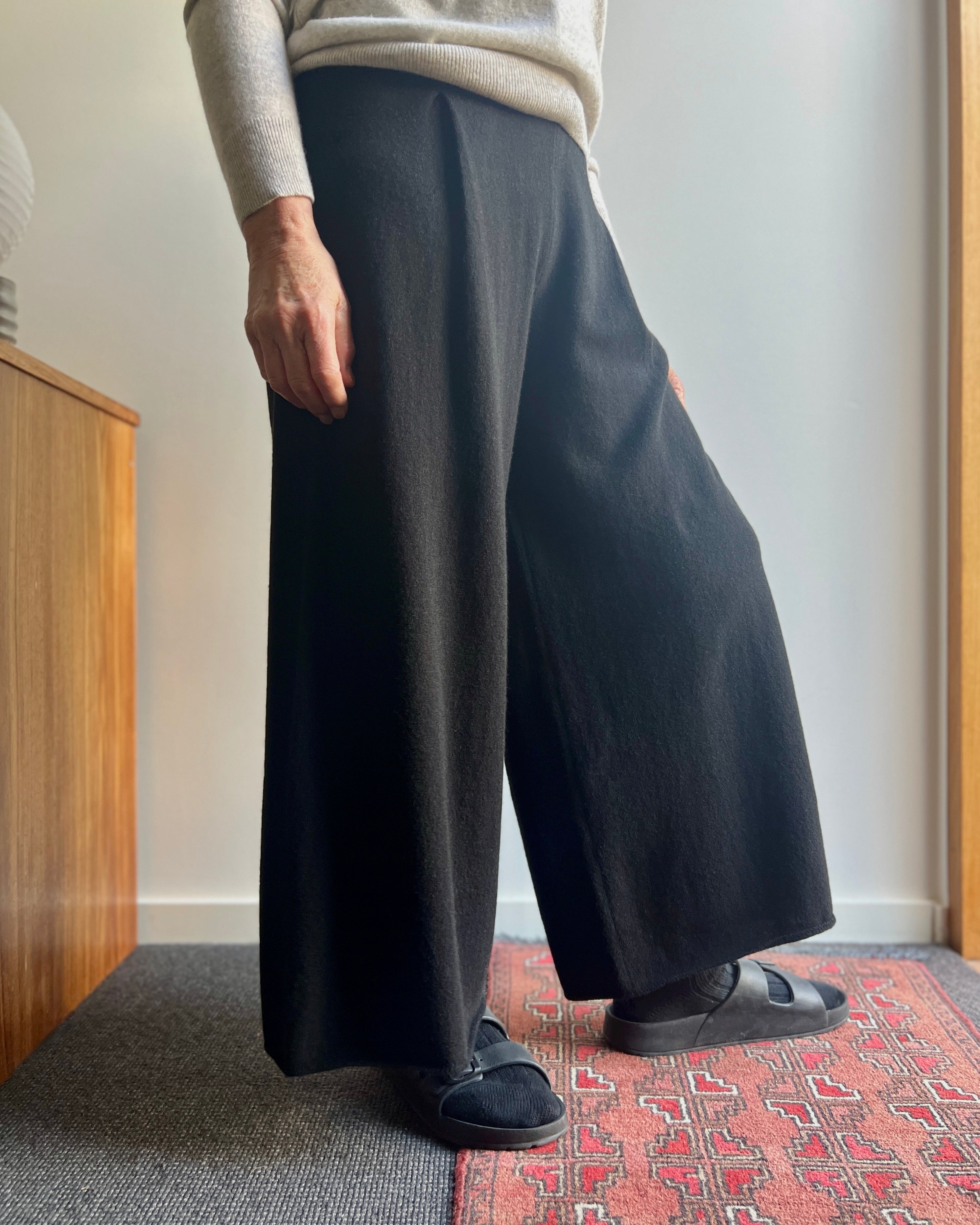 cashmerism : wide leg trousers in black