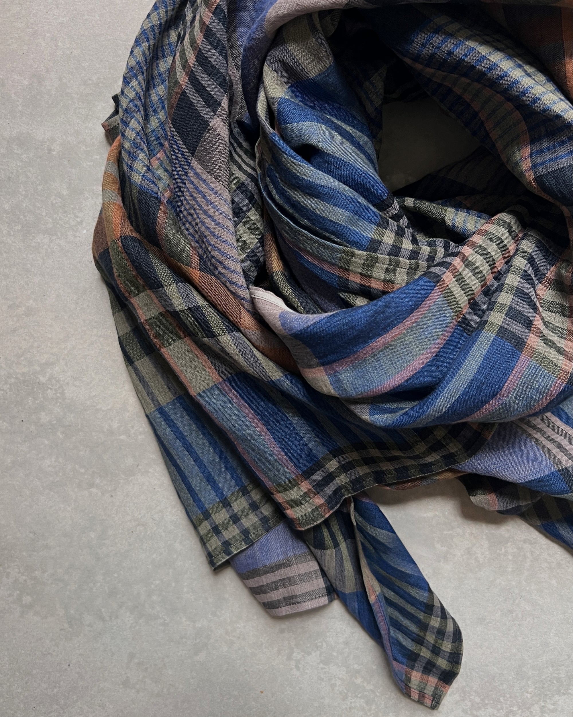 LJ struthers : plaid cotton chapter scarf