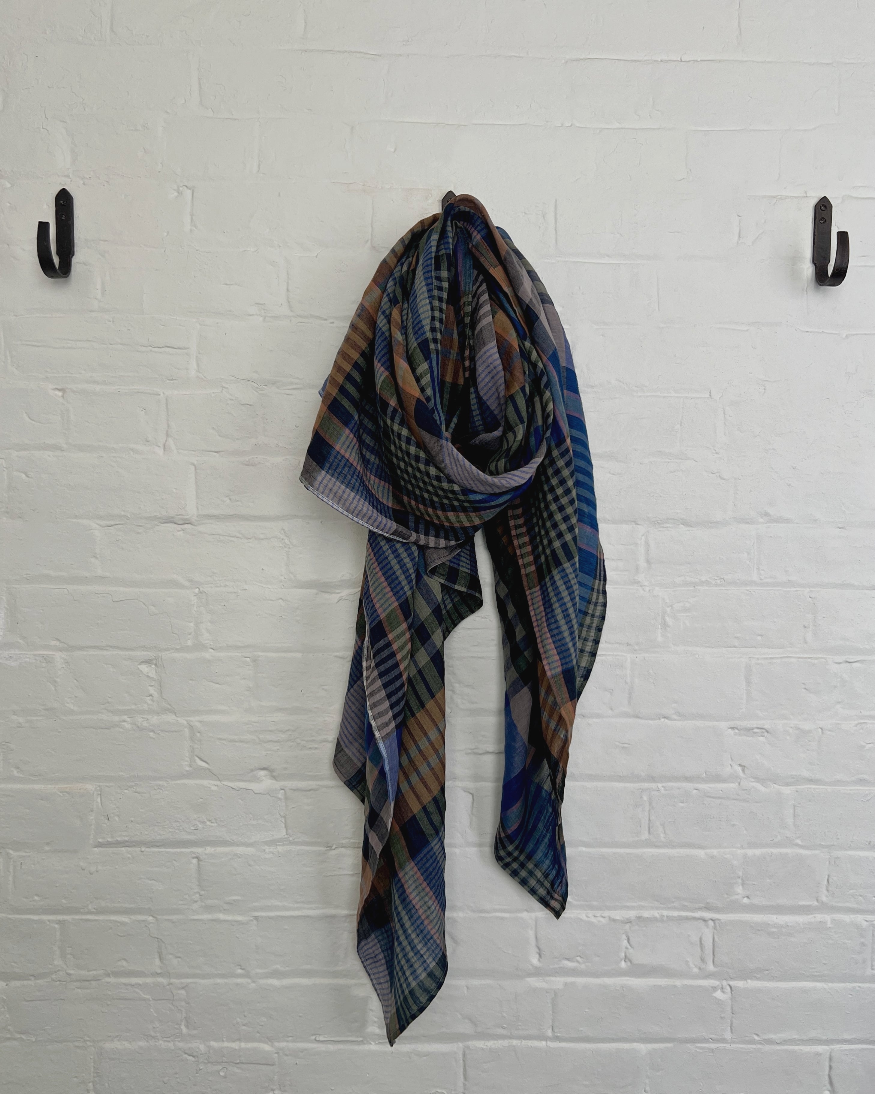 LJ struthers : plaid cotton chapter scarf