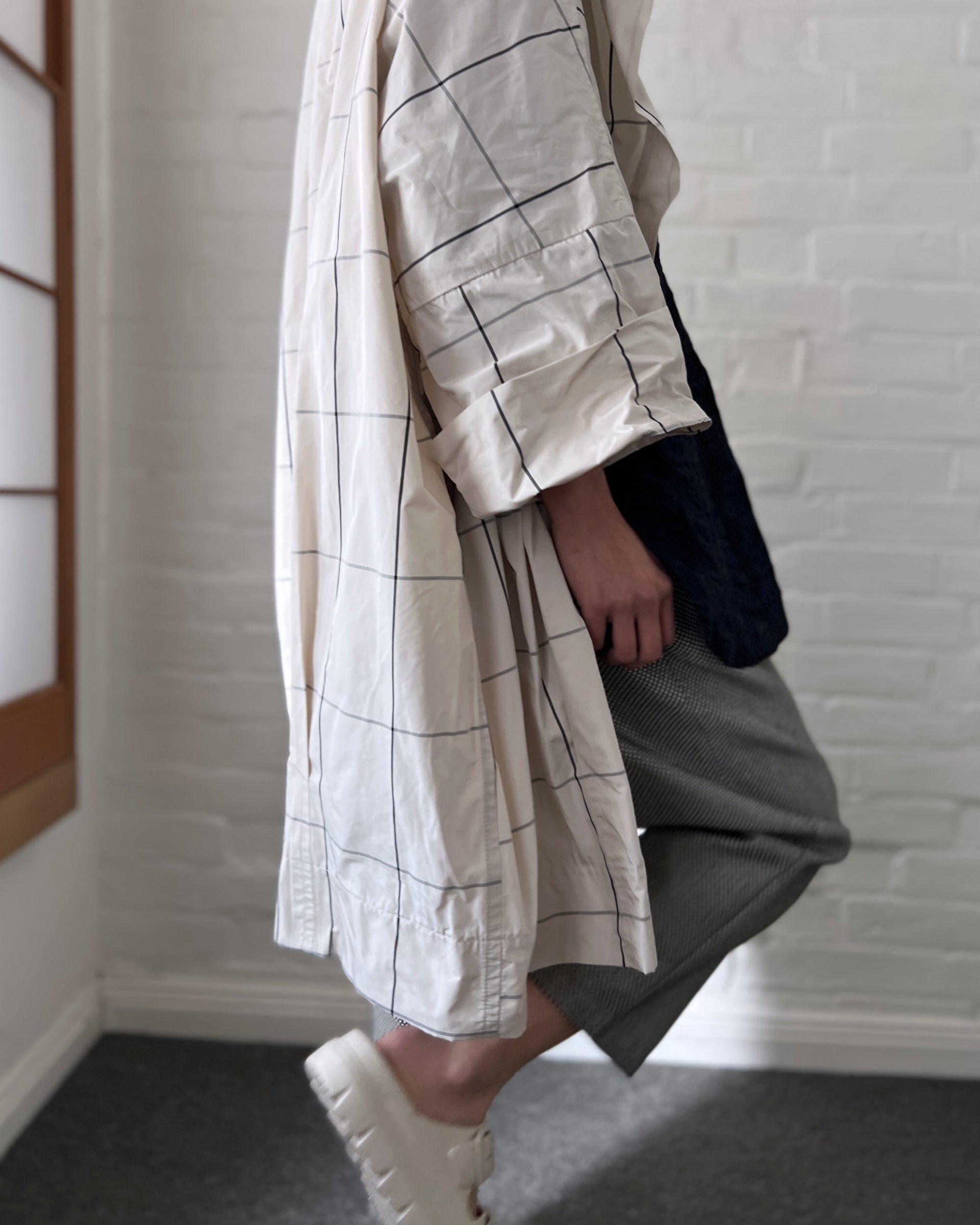 LJ struthers : window pane check gallery duster