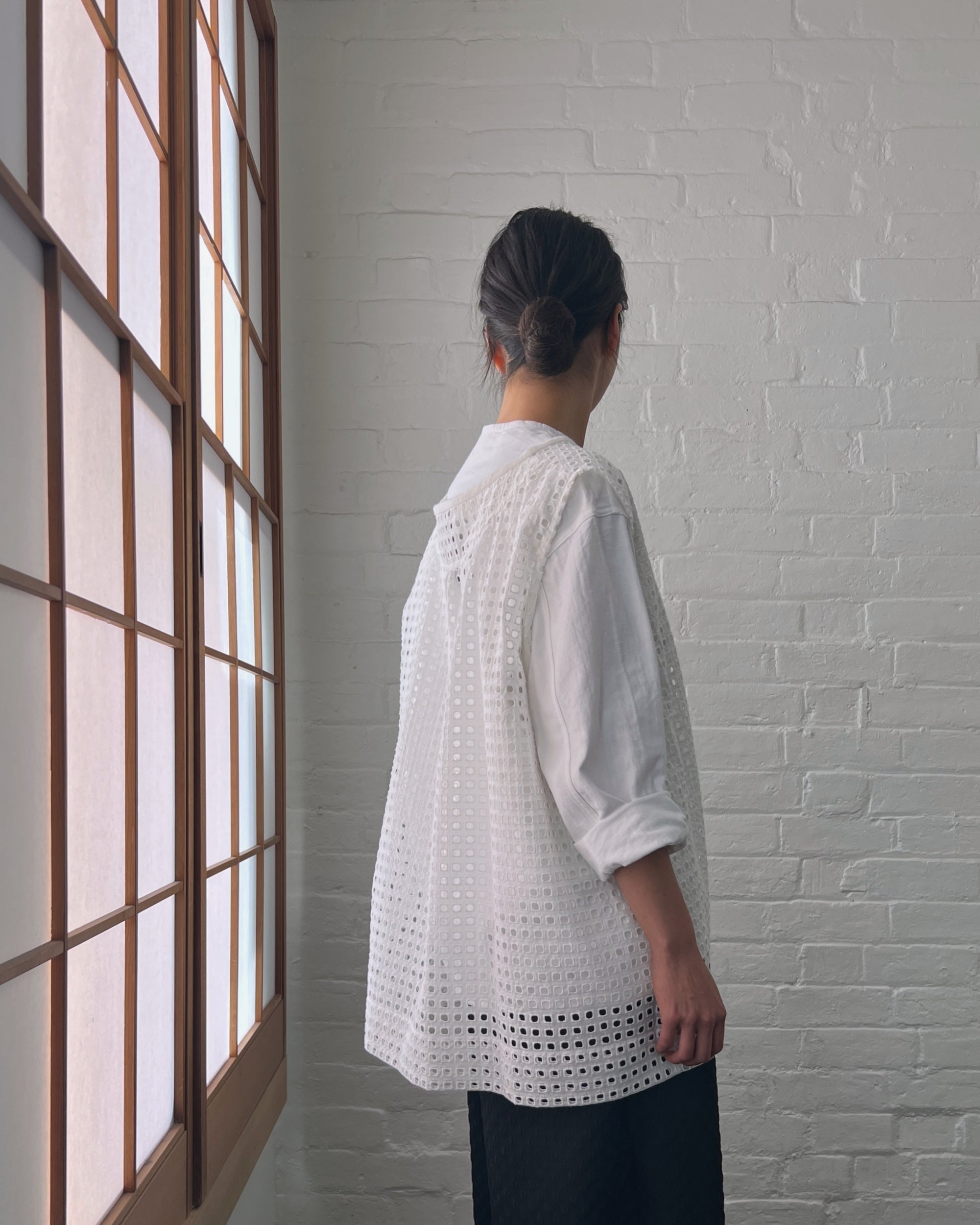 LJ struthers : cotton eyelet tunic