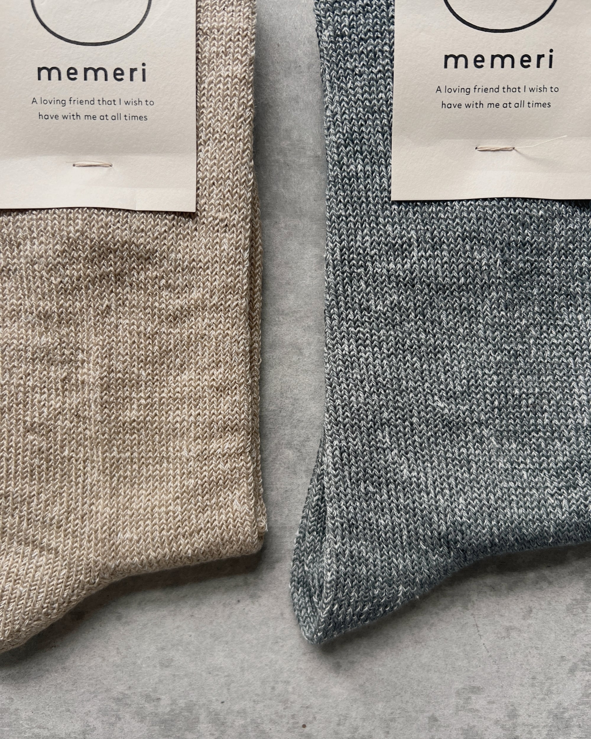 memeri : linen silk socks