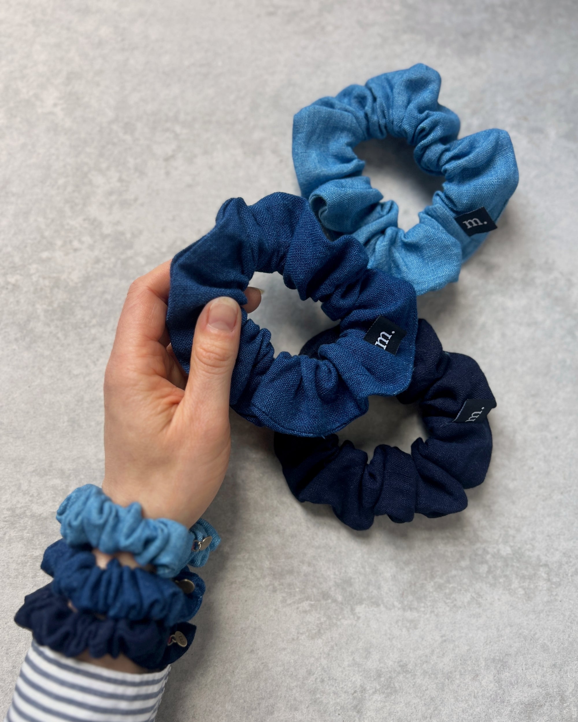 'm' for the maker : light indigo scrunchie