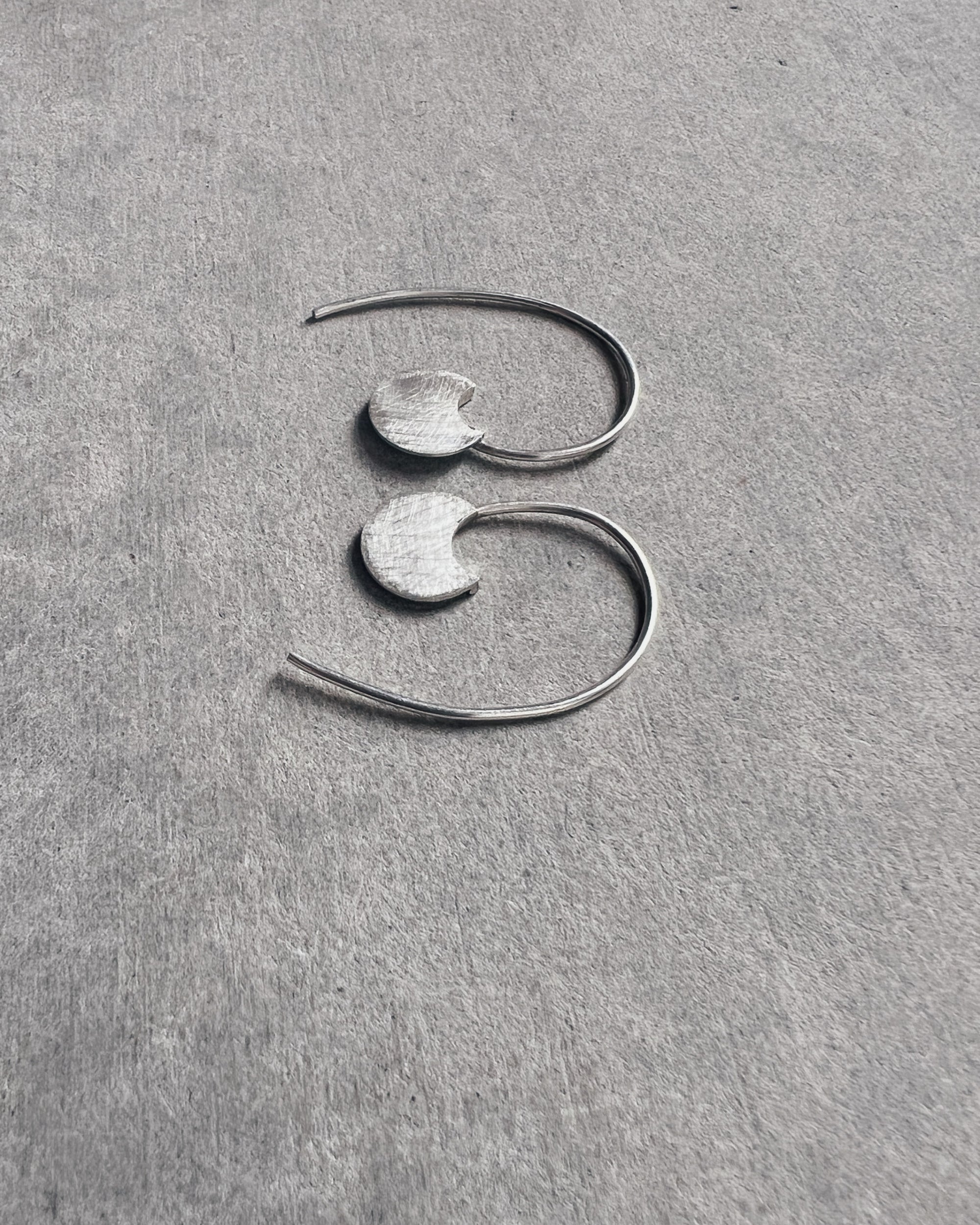 stacey vickery : mini silver disc earrings