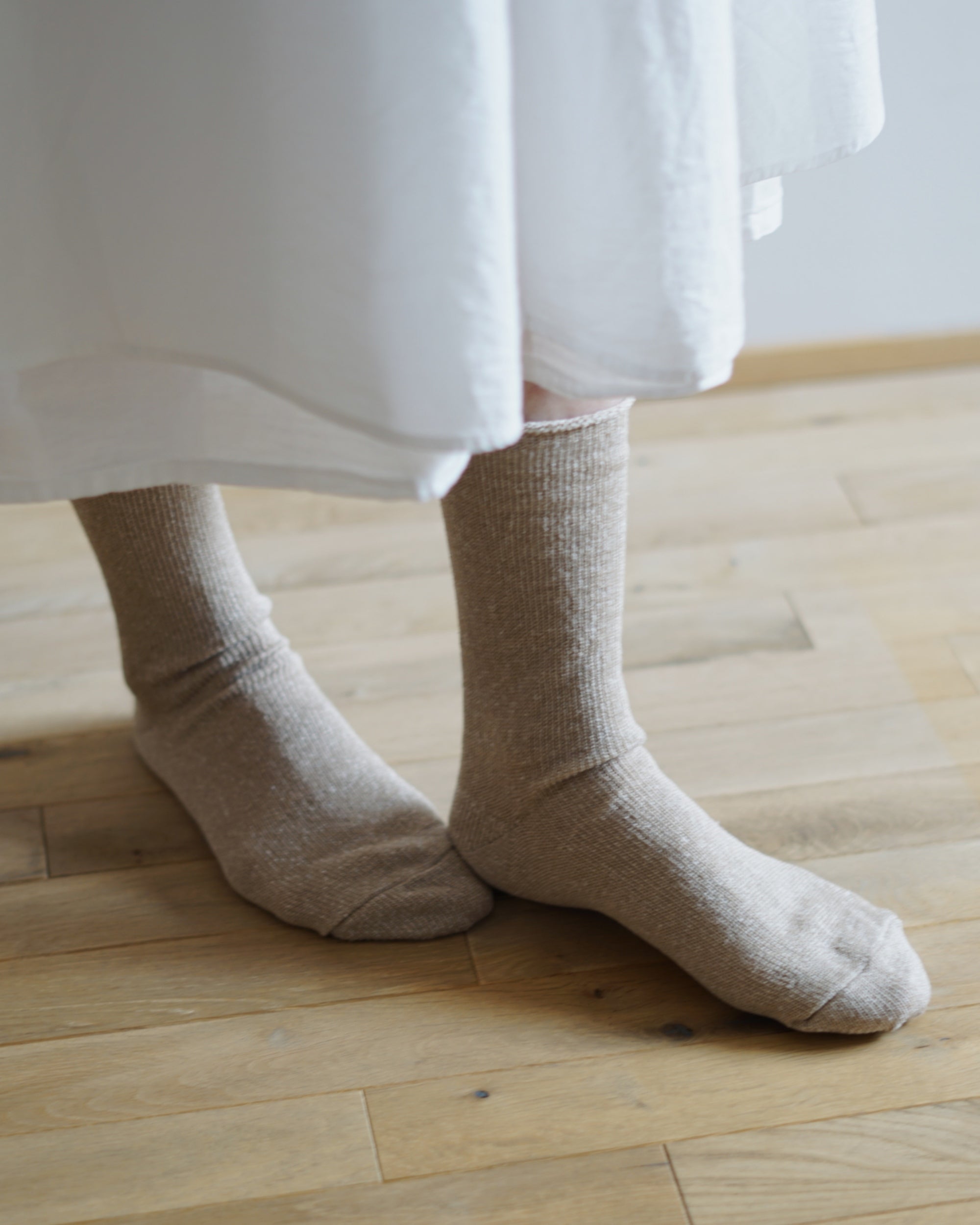 memeri : linen silk socks