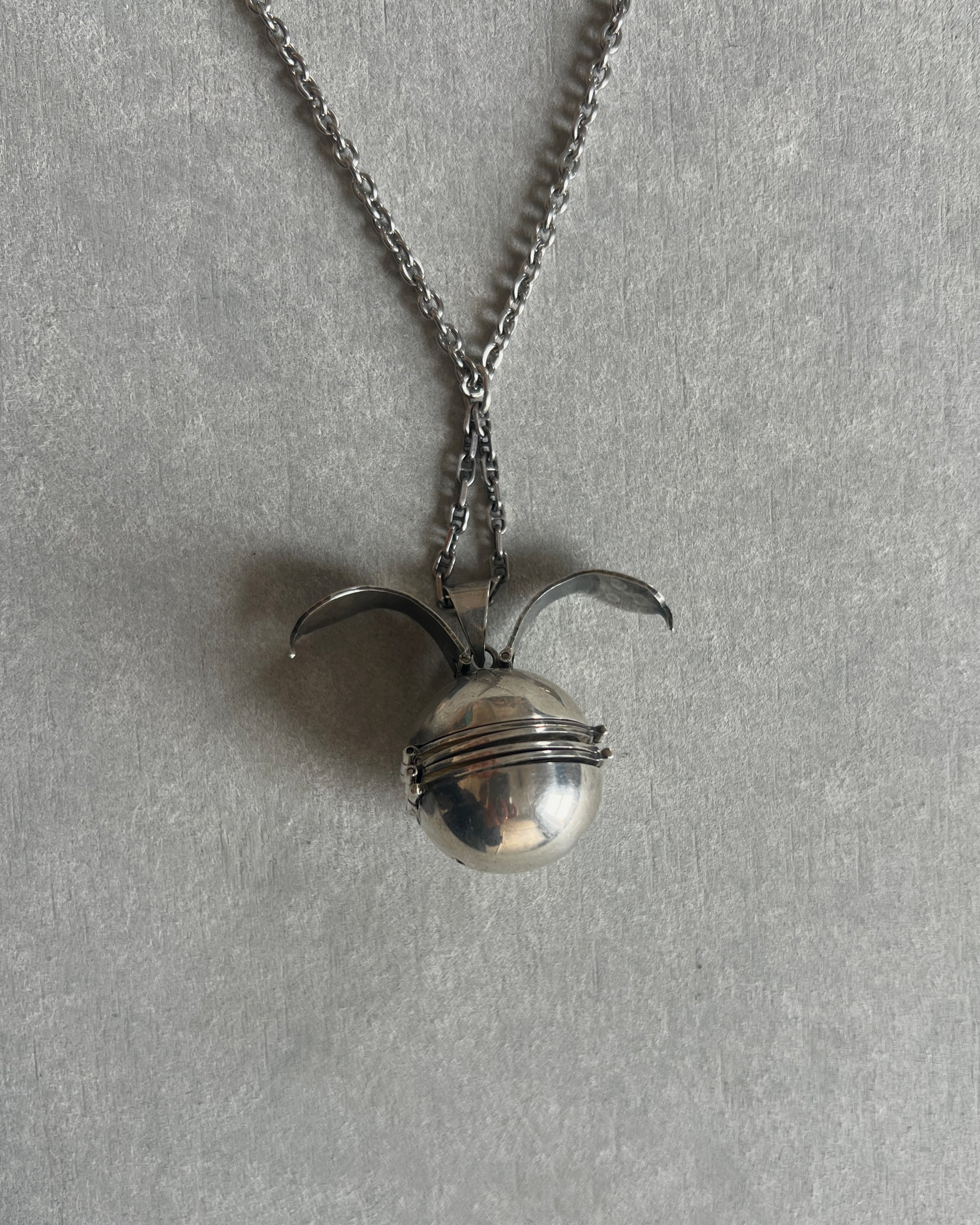 modern marcel : vintage silver locket necklace