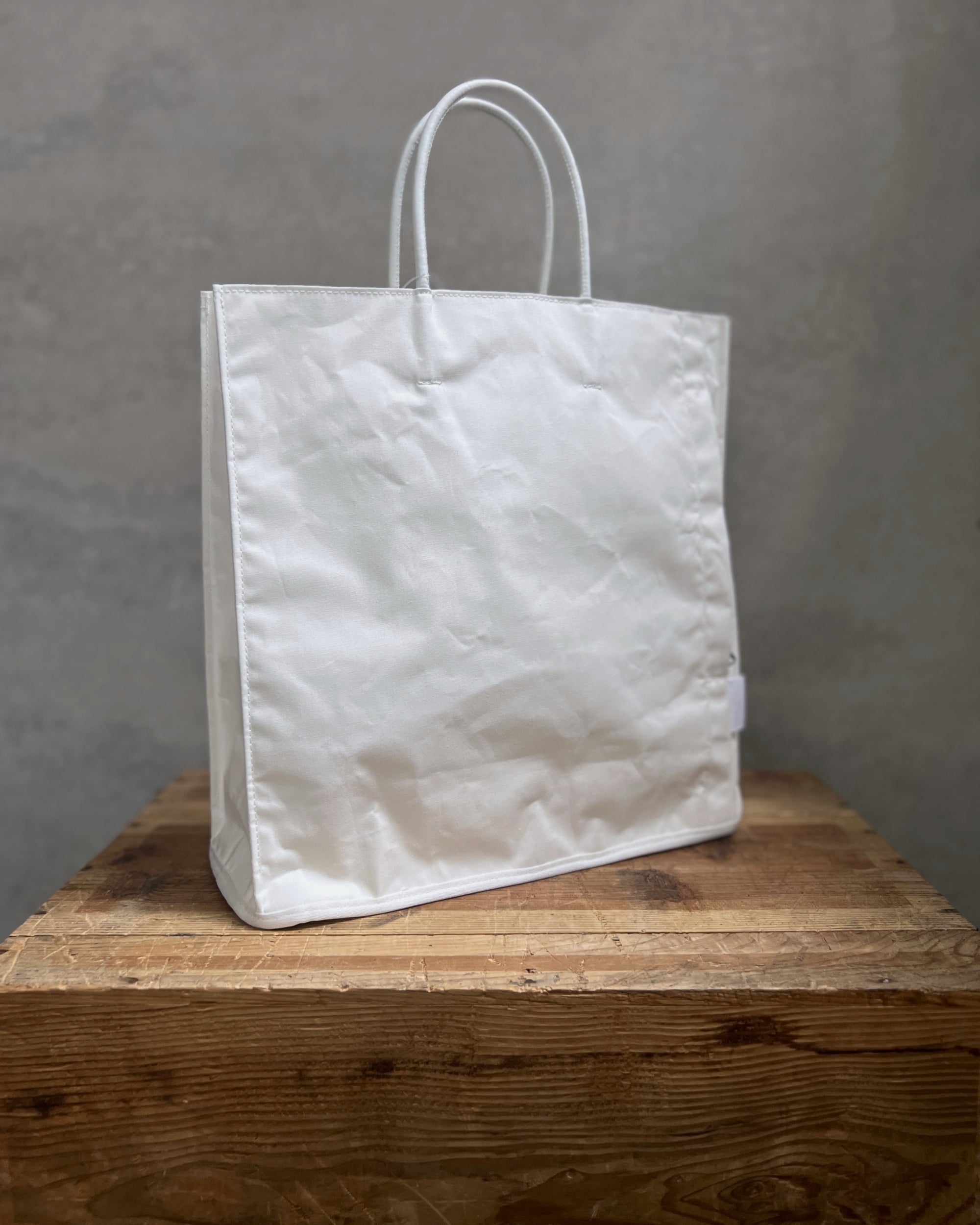 Rootote : tofu tote in chalk