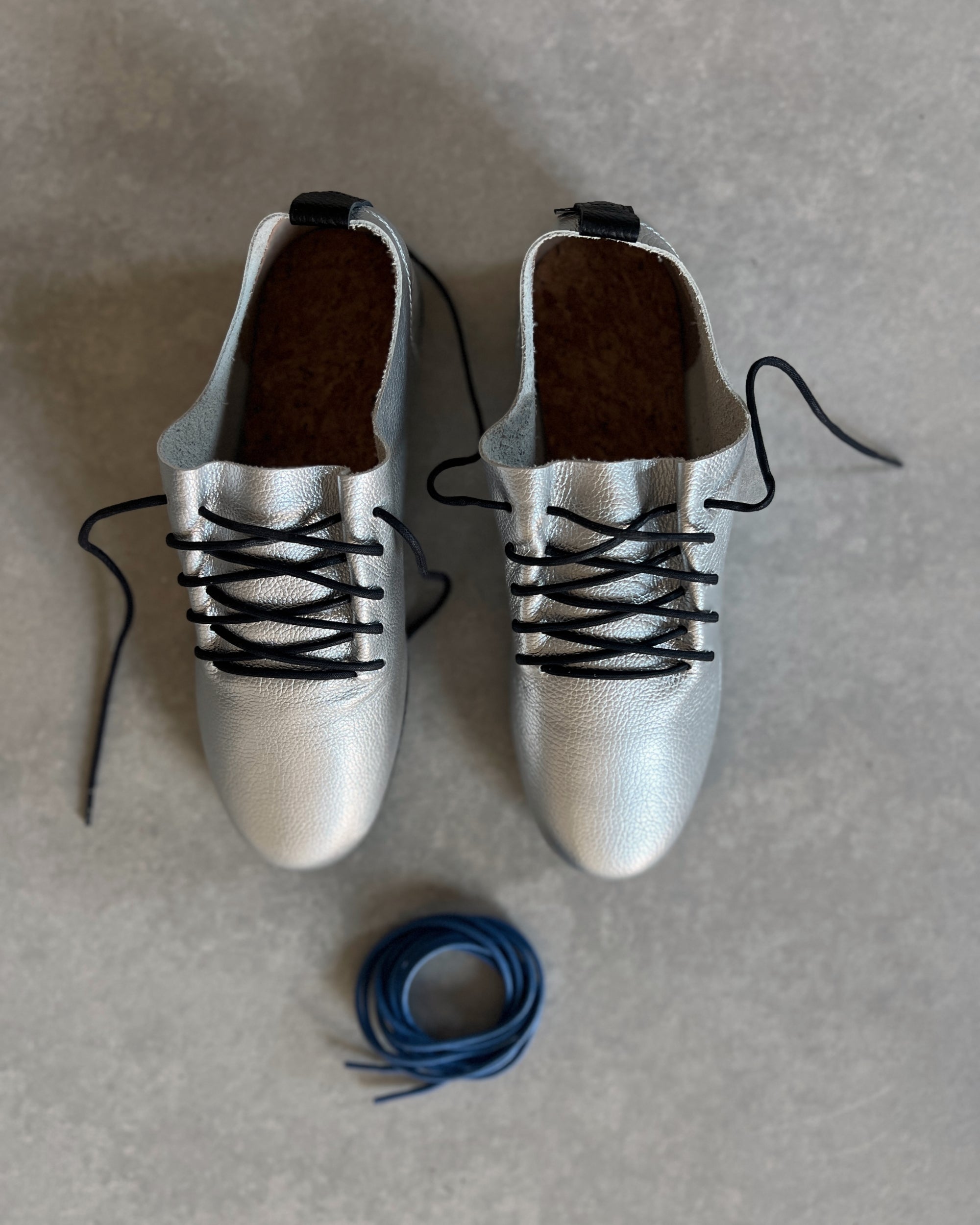 swaanarlberg : japanese leather shoes in silver & carbon