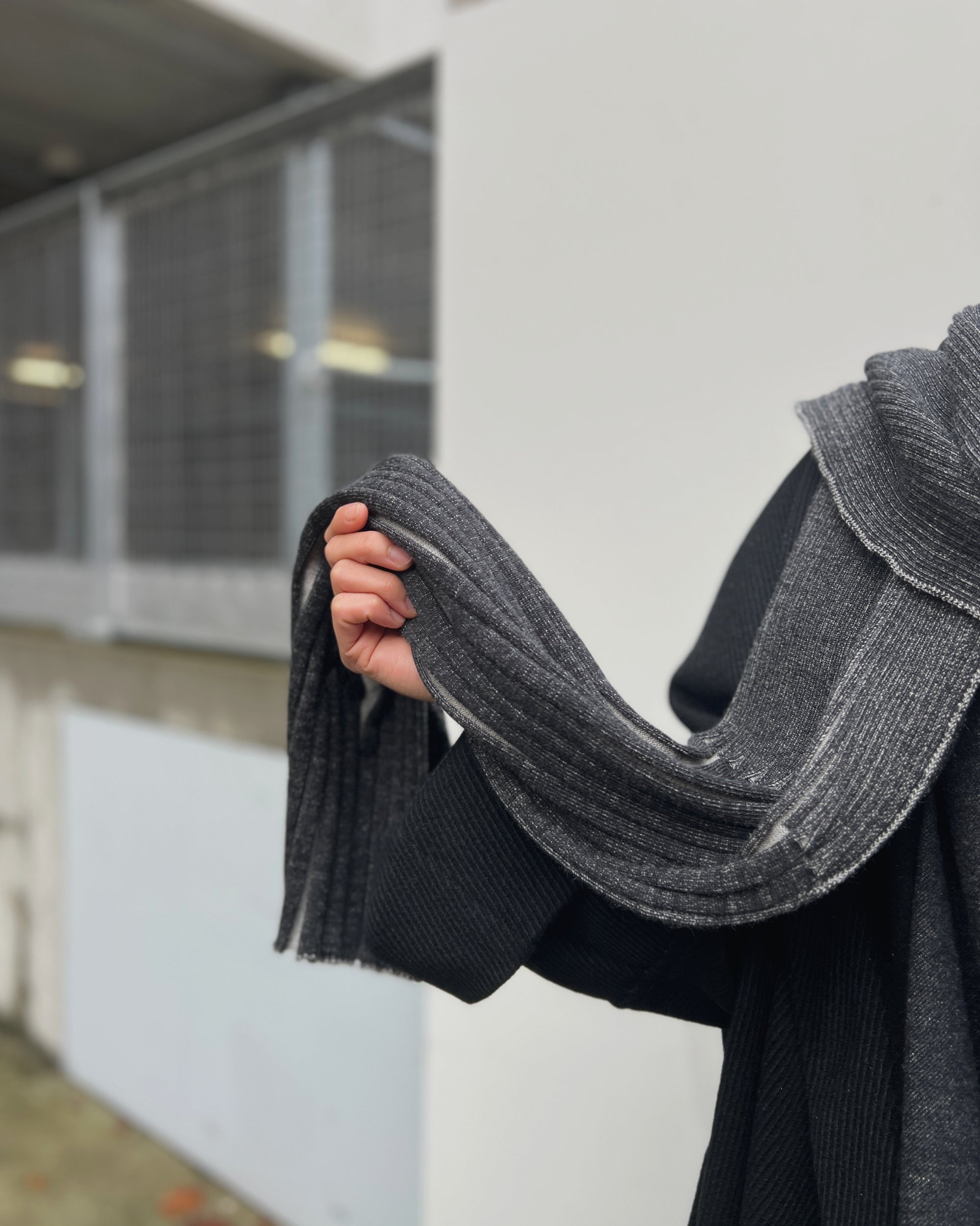 Teresa Liano : mia two-tone ribbed wool shawl