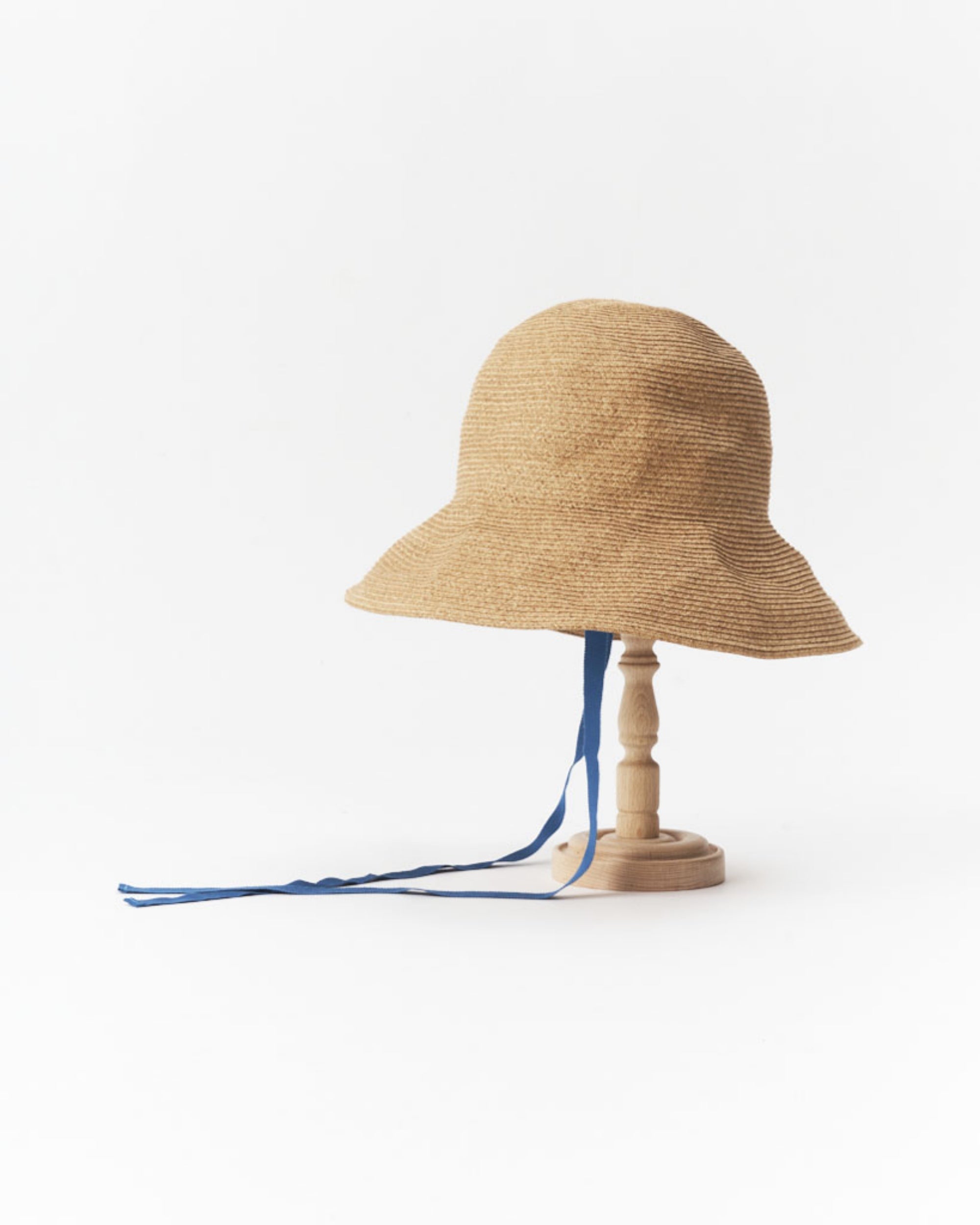 aclp : alma hat in natural