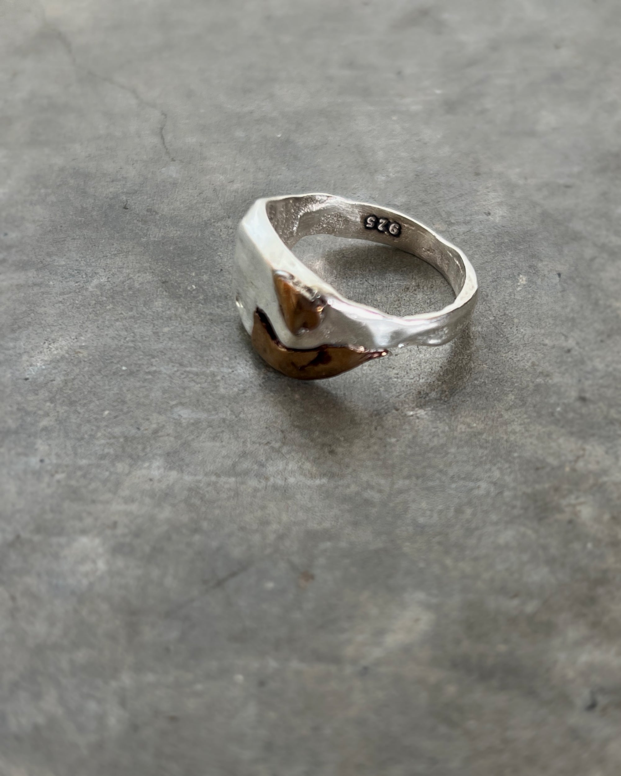 elassaad : dual tone signet ring